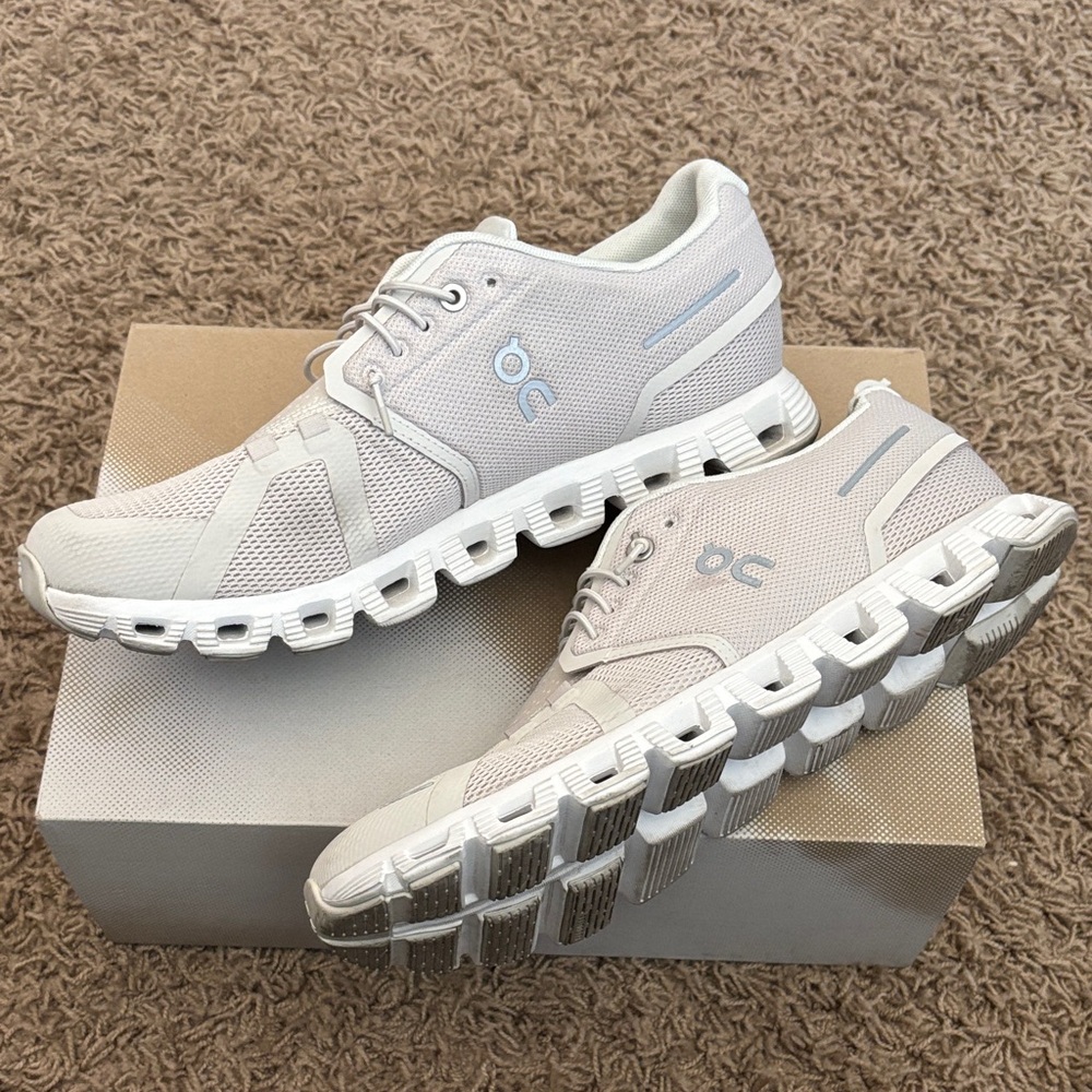 On Running Women's Cloud Sneakers in Light Pink / Cream - Picture 5 of 9